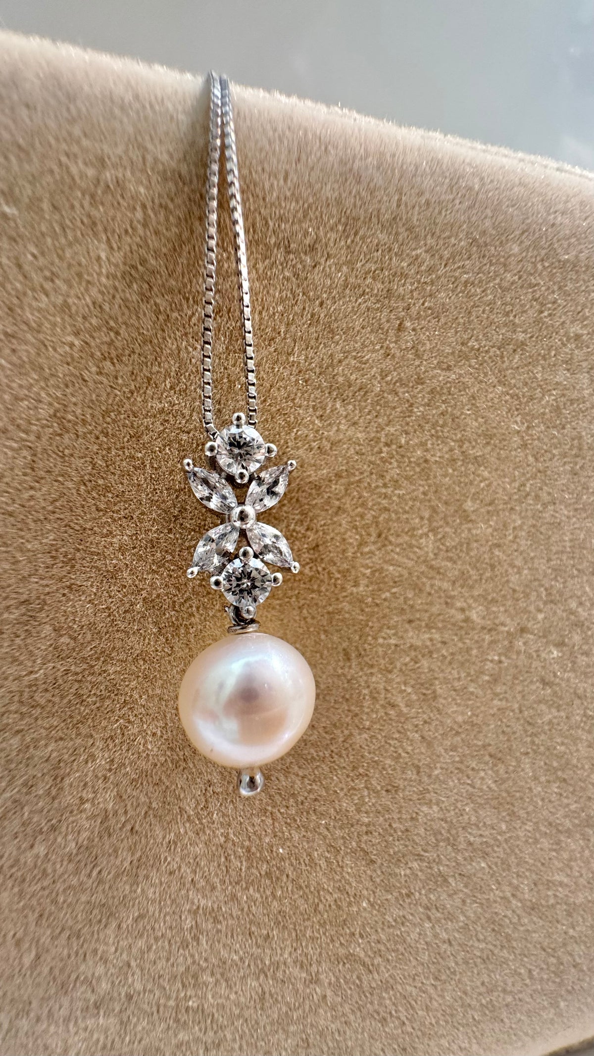 Collana perla floreale
