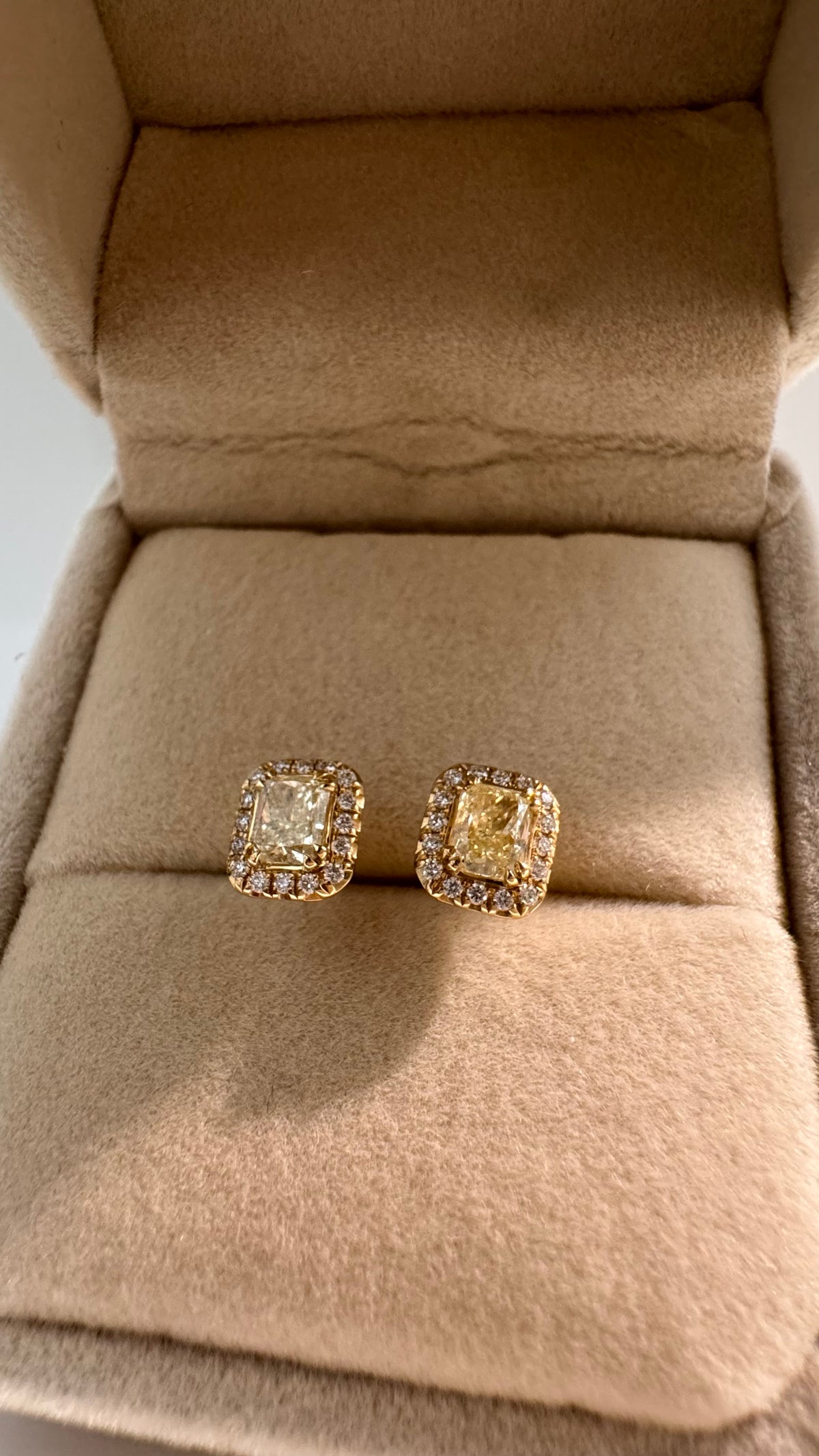 Orecchino yellow diamond