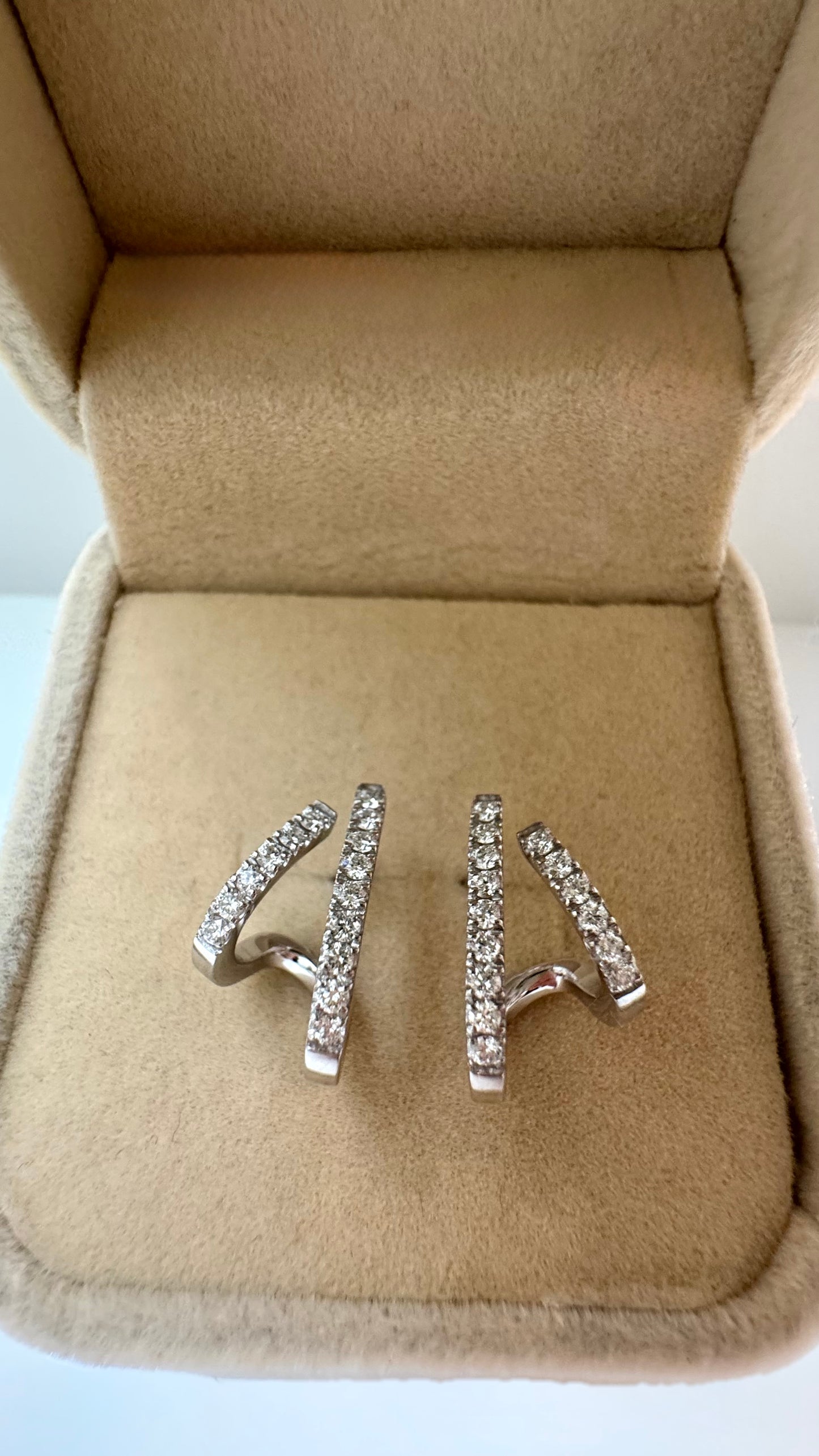 Orecchini Double Hug