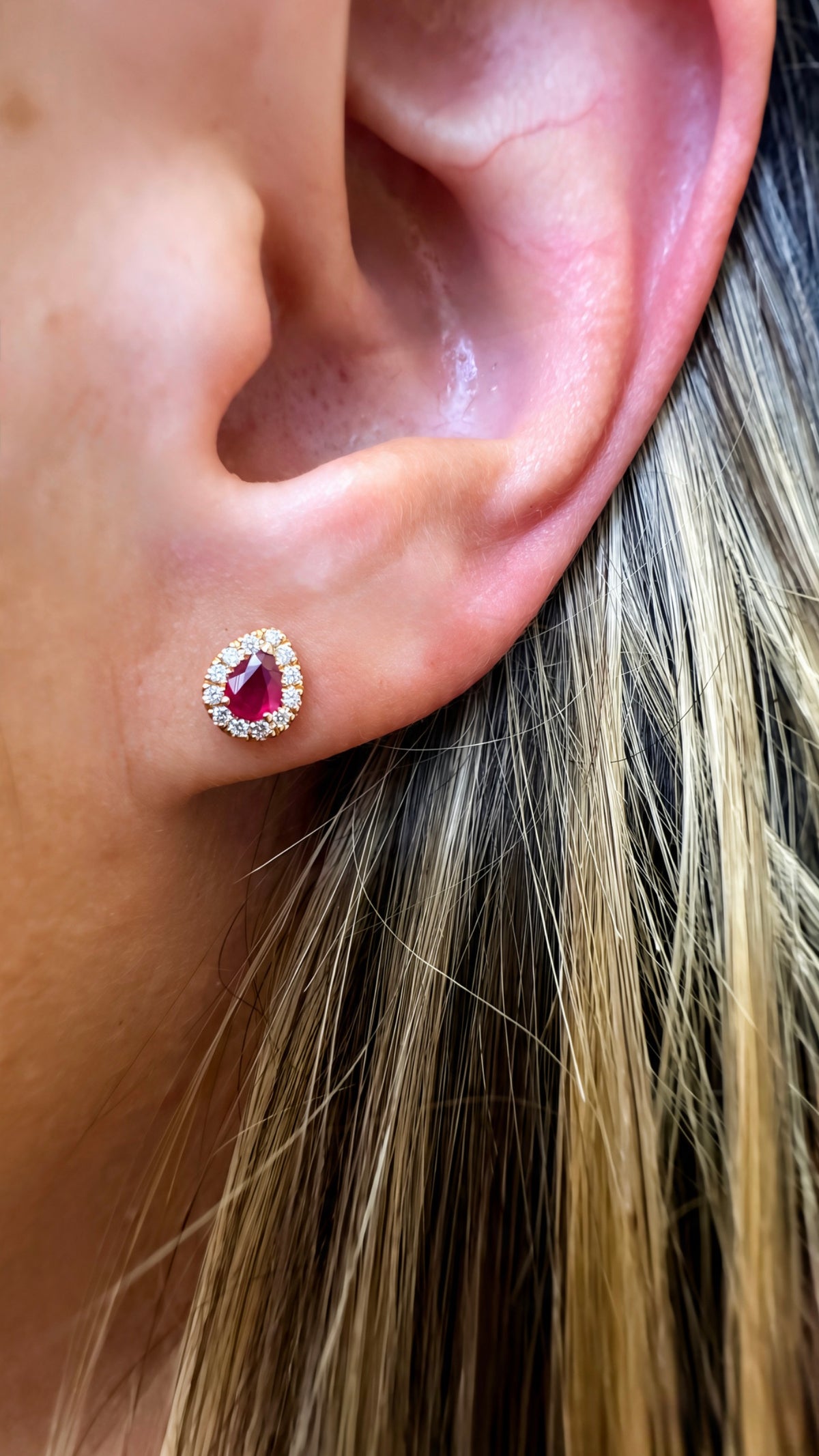 Orecchini red ruby drop