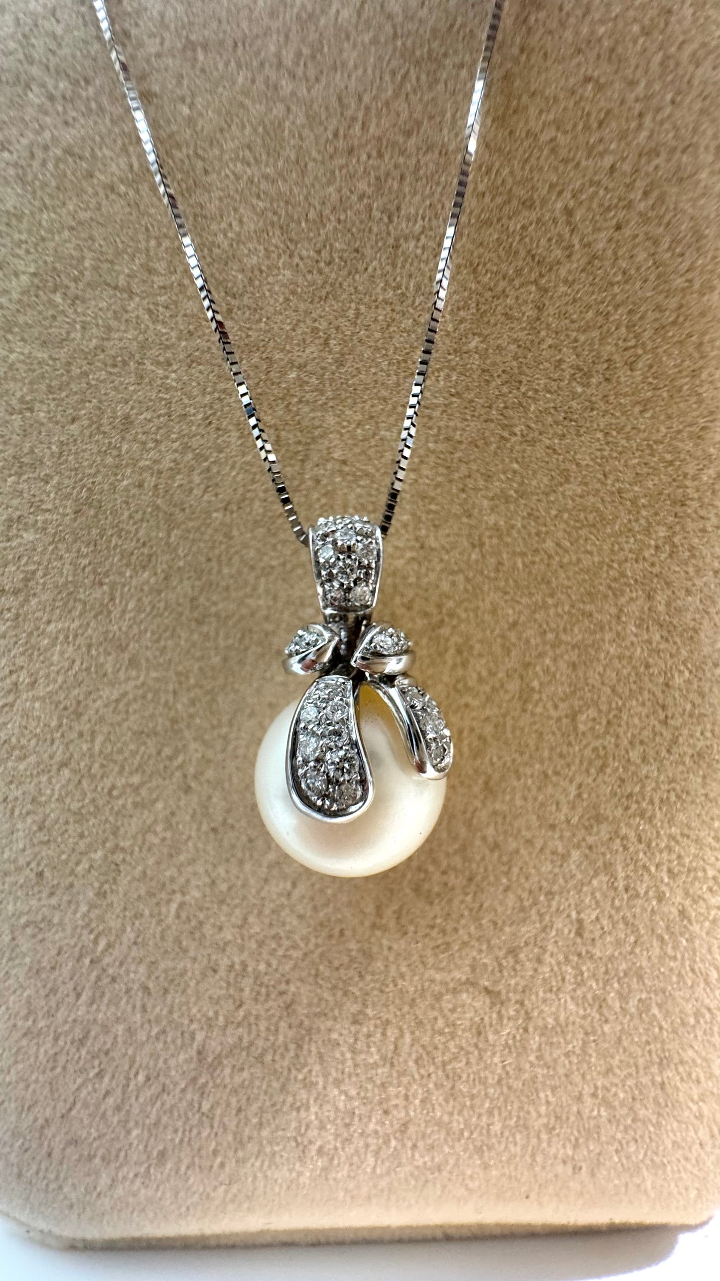Collana Ribbon & Pearl semplice
