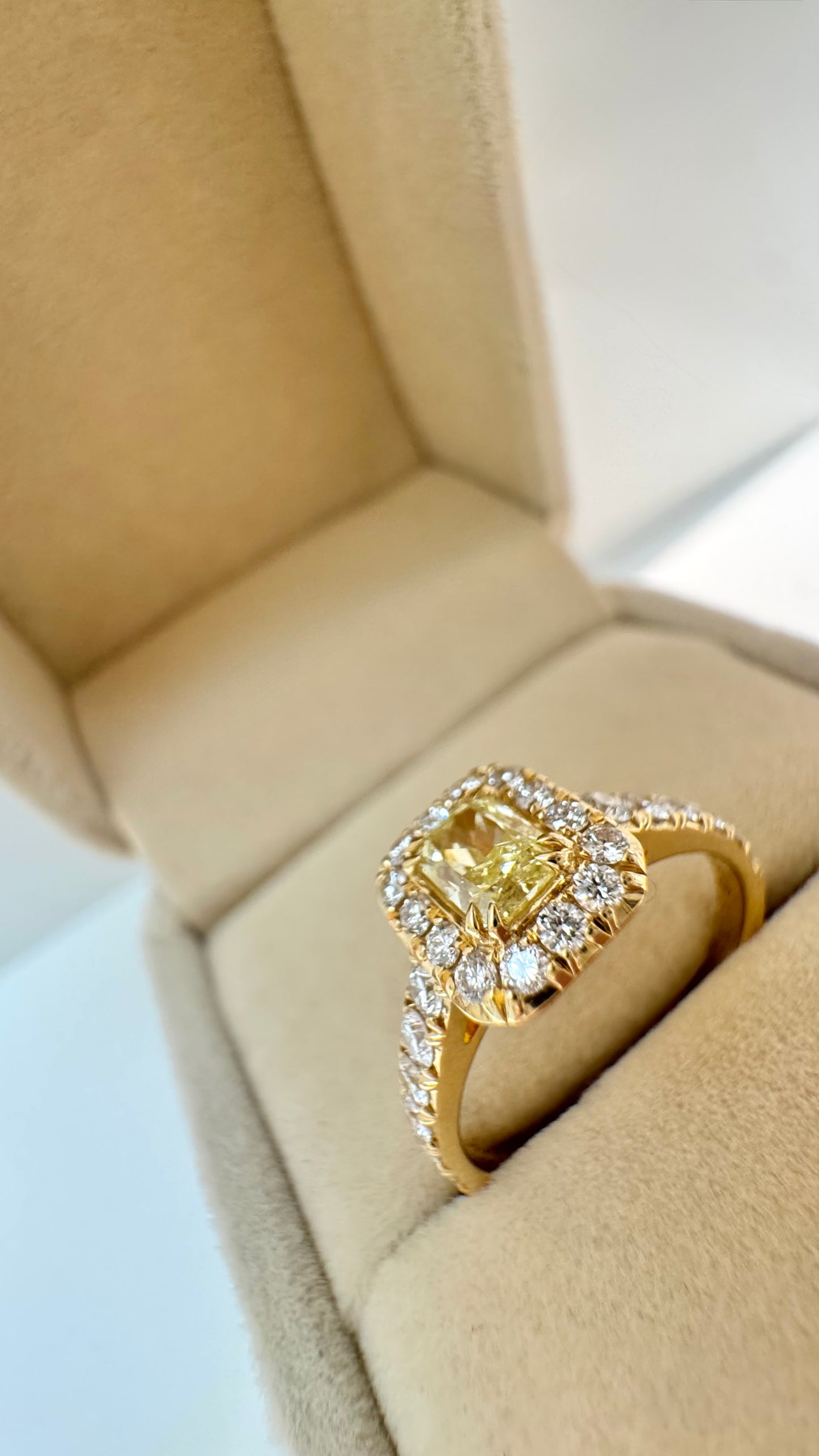Anello yellow diamond