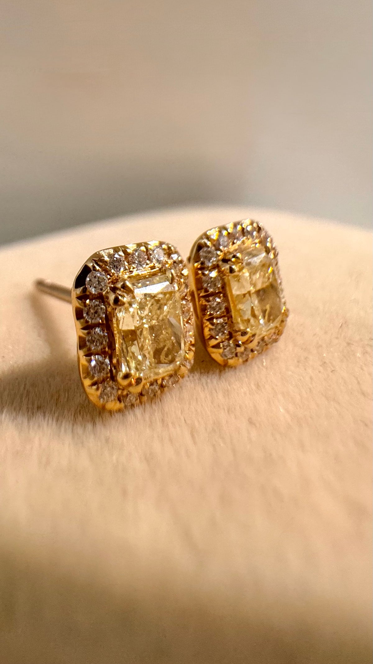 Orecchino yellow diamond