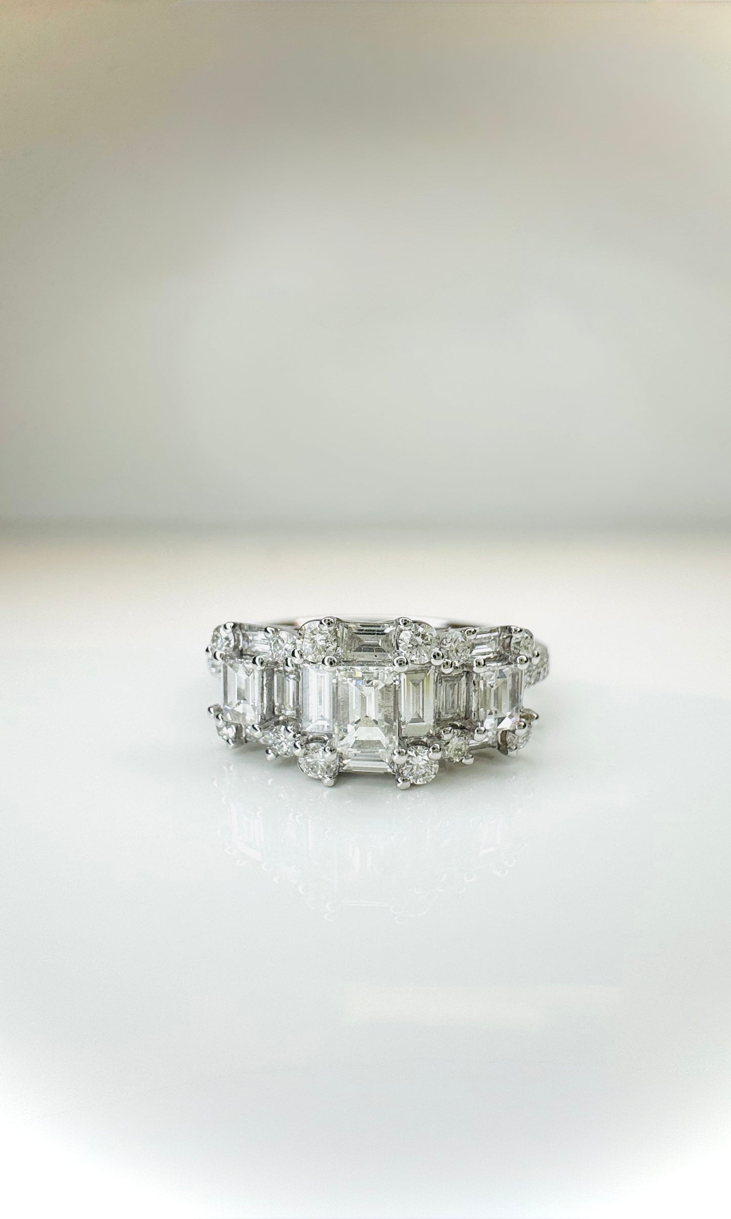 Anello Trilogy di Baguette